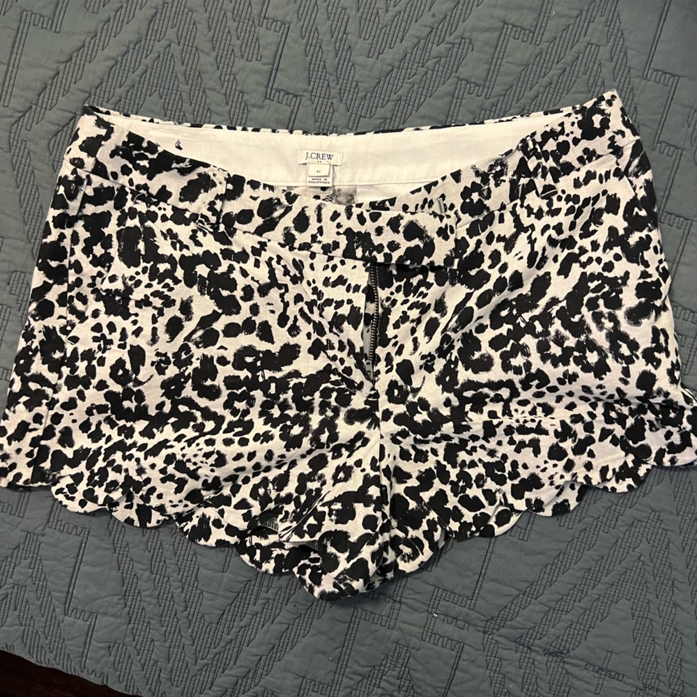J. Crew Scalloped hem linen blend shorts